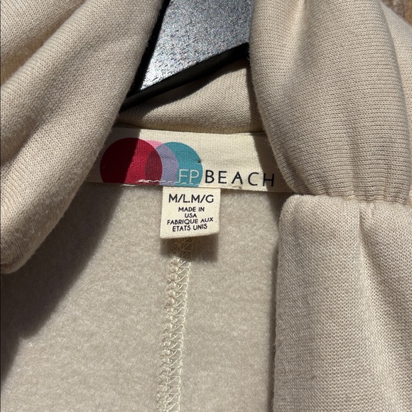 FP Beach In Flight Poncho - Picture 5 of 8